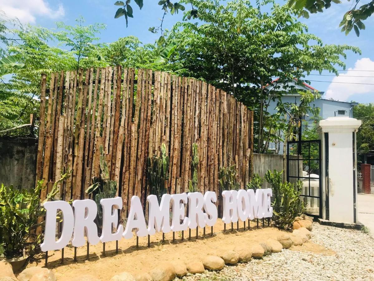 The Dreamers Homestay Hue Exteriör bild